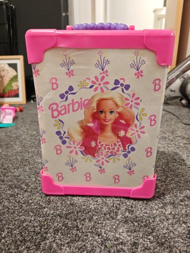 Barbie deluxe doll - barbie,