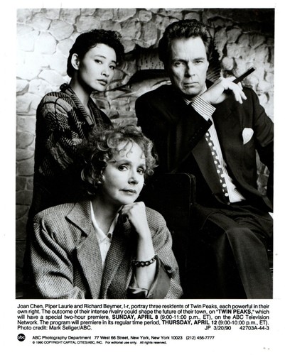 Twin peaks cast photo - peaks,