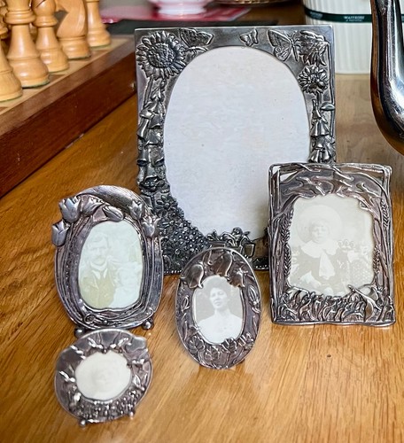 Silver scenes picture frames - silver,