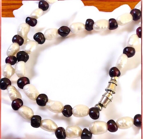 Freshwater pearl necklace with - pearl,