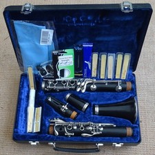 GRENADILLA WOOD Bb CLARINET IN V GOOD CONDITION WITH NEW EXTRAS.