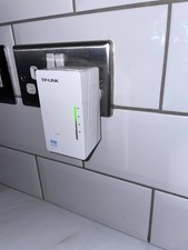 TP-Link TL-WPA4220 AV500 WiFi Powerline Range Extender Adapter