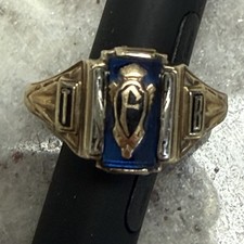 Vintage 1977 Jostens 10K Gold