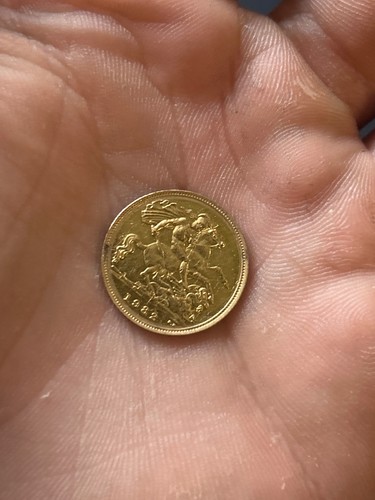 1982 half sovereign gold - half,
