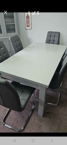Beautiful gloss finish - gloss,