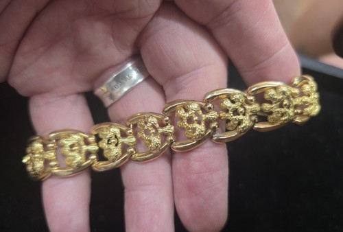 Exquisite ladies 18ct gold - exquisite,