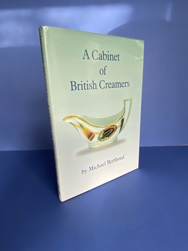 Cabinet british creamers - a,