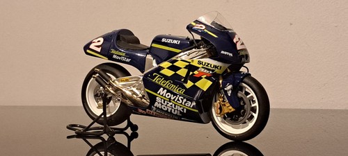 Scale suzuki rgv 500 - scale,