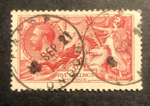 Kgv rose red seahorses - gb,