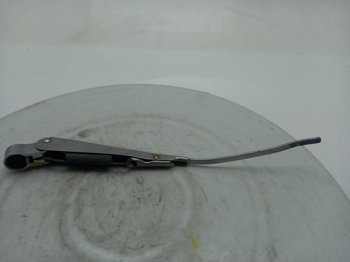 Morris minor right wiper arm - right,