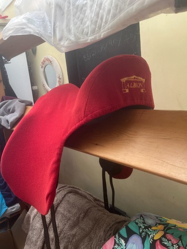 Albion saddle cover red - -,