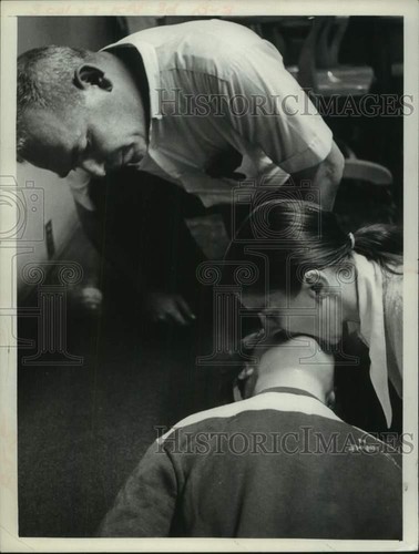 1971 press photo - photo, instructor