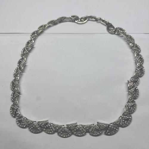 Silver tone monet link - link, design