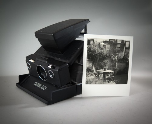 Black model 2 polaroid - sx-70,