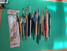 Artist used paint brushes job lot approx 37  items  P2835