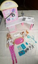 BARBIE Pet Doctor Vet Love 'n' Care Vet Centre Playset 1997 Counter, Pet Bed etc