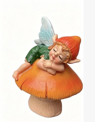 Fairy sleeping toadstool - sleeping,