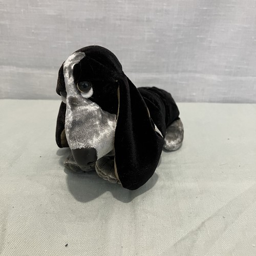 Hush puppies basset hound - hush,