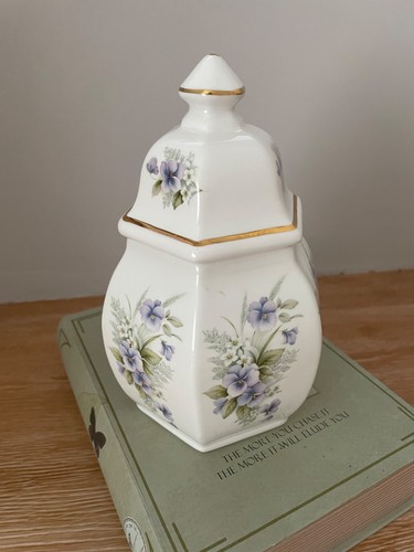 Vintage collectable fenton - /,