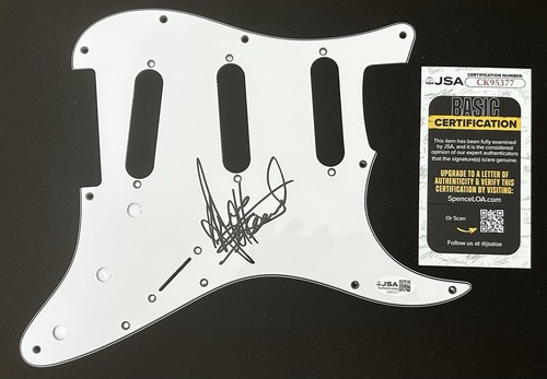 Nuno bettencourt signed guitar - nuno,
