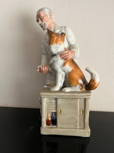 Royal doulton figurine - royal,