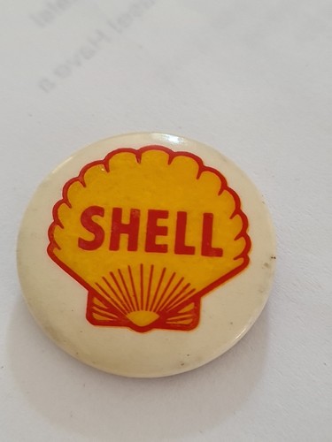 Vintage 1960s shell oil pin - shell,