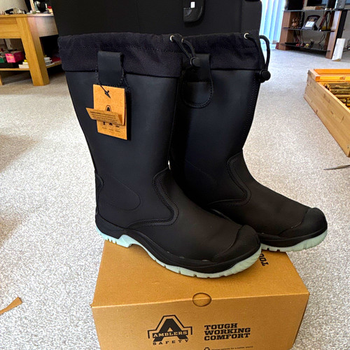 Amblers steal toe cap rigger
