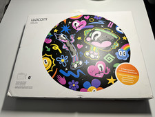 Wacom Intuos Medium Bluetooth Creative Pen Tablet Pistachio | CTL-6100WLE-N