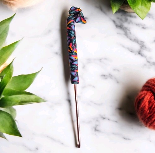 Patterned crochet hook - patterned,