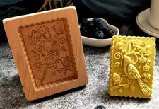 Pretty Wooden Carved Bird &