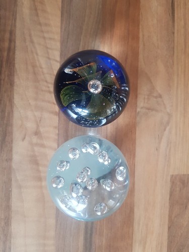 Round glass paperweights - round,