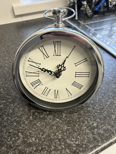 Silver battery clock - silver,