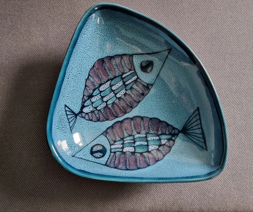 Well house pottery fish - pottery,