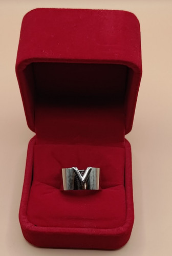 Louis vuitton essential ring - louis,