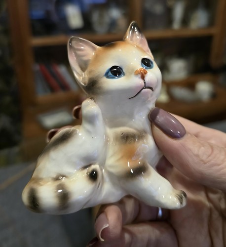 Vintage kitsch kitten - kitsch,