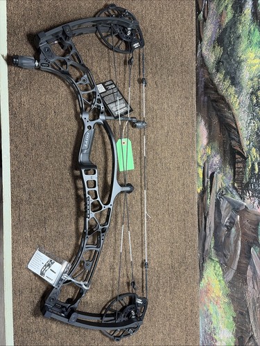 Hoyt alpha 32 - , right