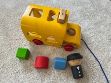 Plan Toys Wooden Yellow Shape Sorting Bricks School Bus Pull along Toy