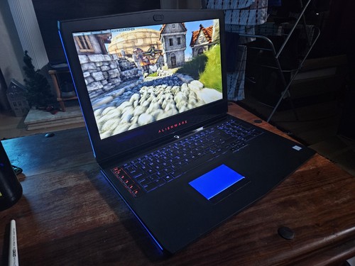 Alienware gaming laptop - r5,