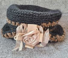 Vintage.Handmade Women's cloche hat in the style of the 1920s. Pink flower.