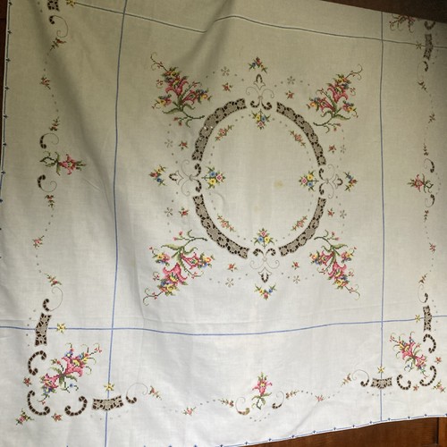 Pretty vintage white hand