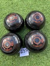 ***GOOD SET FOR STARTING OUT*** CLUBMASTER LAWN BOWLS mid bias size 3