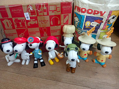 Peanuts snoopy figure lot - peanuts,