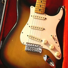 Fender 1975 STRATOCASTER-3