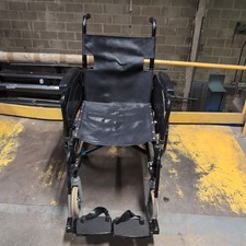 Folding Self-Propelled Wheelchair – 115kg Max User Weight, Footrests Included