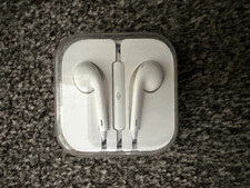 Original Apple EarPods – 3.5mm headphone jack