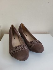 Cushion-Walk Court Shoes