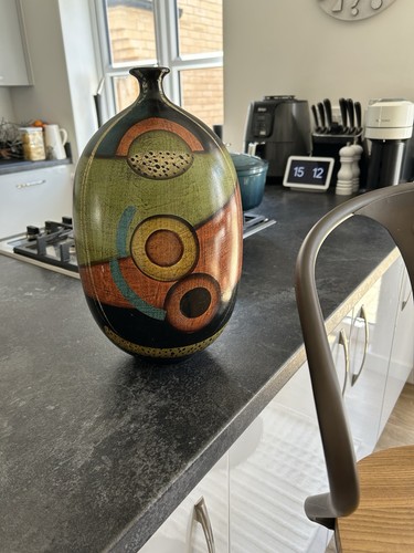 Stunning ceramic pottery vase - stunning,