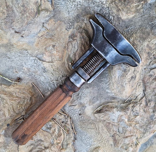Adjustable large hand vise - hand,