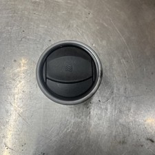 Peugeot Partner O/S Dash Air Vent Drivers Side  1.6 HDI 63 Reg 9680899377