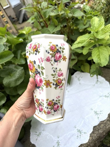 Cottage core floral 80s - core,